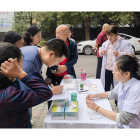 开展血防筛查 守护居民健康