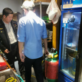东茅岭街道开展餐饮场所安全隐患大排查
