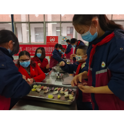 共青团伙伴计划 团团活力圈 浓浓饺子香 暖暖关爱情