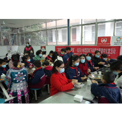 区妇联：留守心连心 温暖元旦情