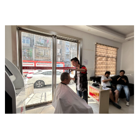 望城岭社区爱心义剪 幸福感满满