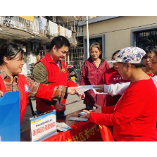 医保宣传进社区,贴心服务暖民心