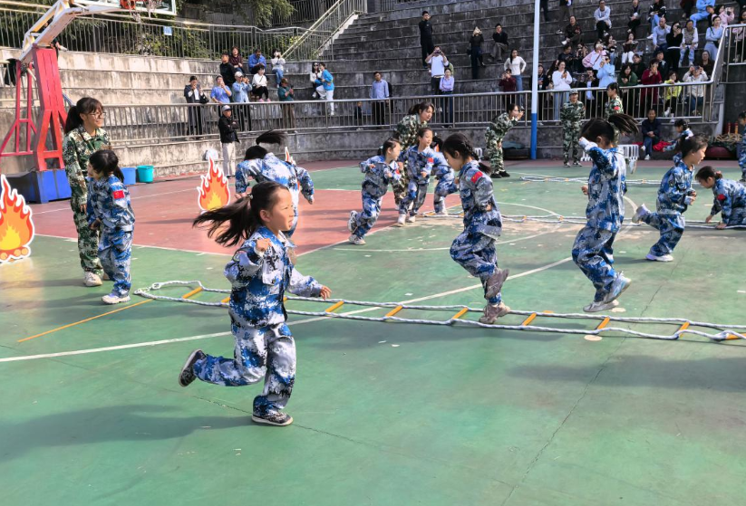 消防安全  从小抓起
