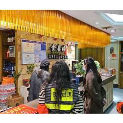 站前路街道德胜社区组织开展“平安社区 治安巡逻”志愿服务