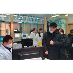免费老年体检 关爱老人有温度