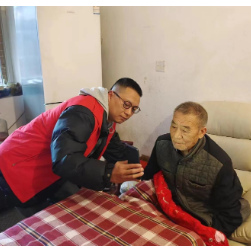 养老认证“不跑腿” 上门服务暖人心
