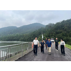 岳阳楼区司法局开展巡湖工作