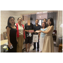 东风湖社区:“万名执委进万家”及“爱心妈妈”特困学生关爱活动
