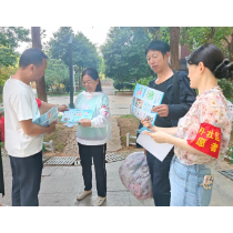 东升社区积极开展垃圾分类宣传活动