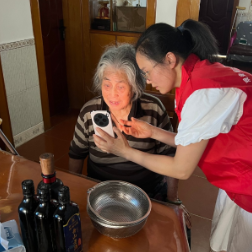 观音阁社区开展智慧助老进小区志愿服务活动