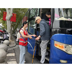 国庆我在岗丨志愿服务点燃国庆热情