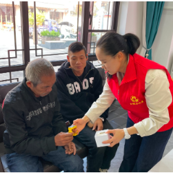 梅溪桥社区妇联腕间定位传关爱 · 温暖困难家庭寒冬