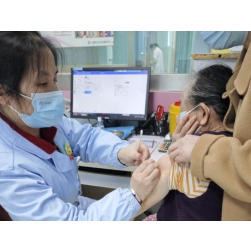 三眼桥社区医院：关爱长者，预防为先——带状疱疹疫苗“打一针送一针”