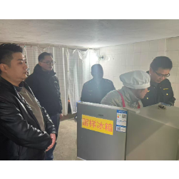 梅溪桥社区联合开展食品安全进校园检查行动