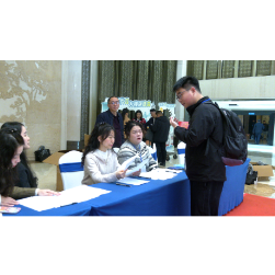 人大代表报到:怀揣民意良策 共绘美好蓝图