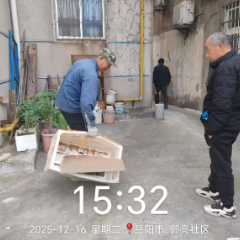 郭亮社区:清理辖区多余堆放物 畅通消防通道守安全