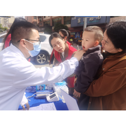 “助力旅发大会 惠民服务暖人心”——木里港管理处羊角山社区开展口腔义诊+磨刀便民活动