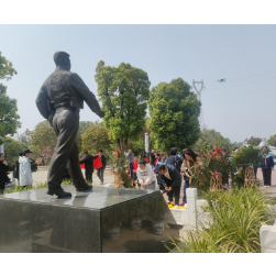 东升社区：清明祭英烈   新风传敬意