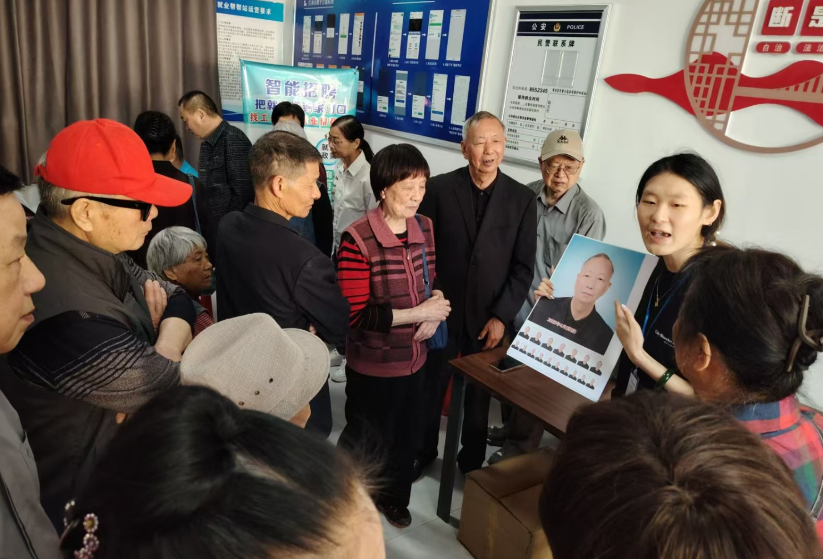 望岳路街道北环路社区：定格幸福瞬间 传递温暖关怀