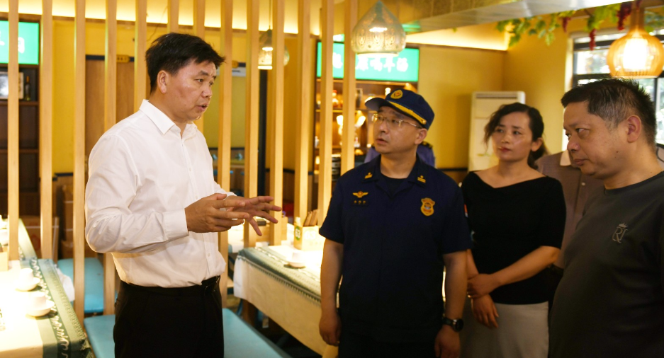 曾平原督导检查安全生产工作