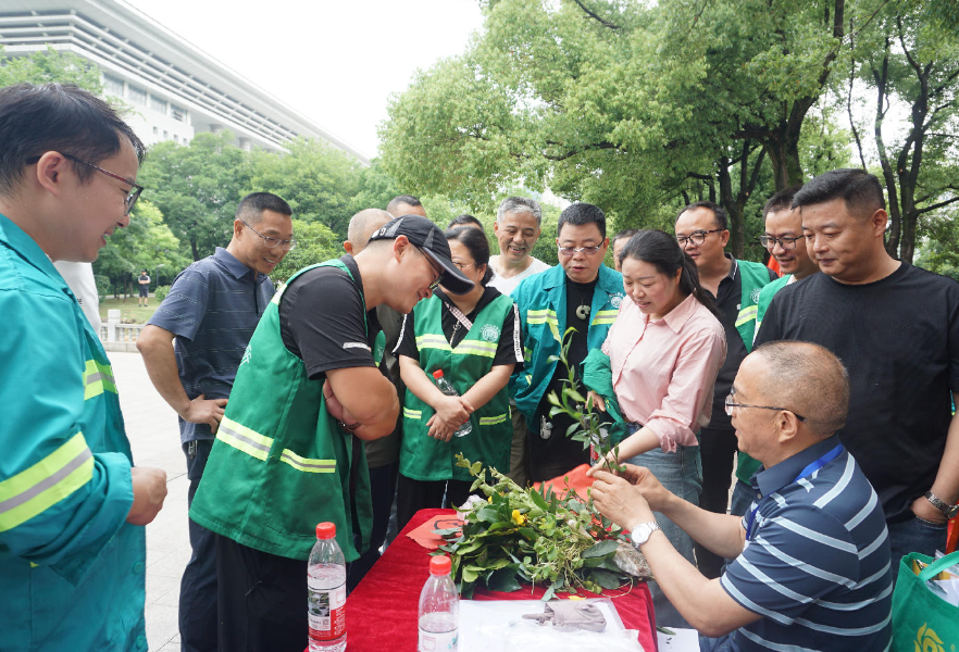 园林技能大比武 能工巧匠“竞”显身手
