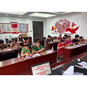 梅溪桥社区：乞巧执团扇 共度七夕节