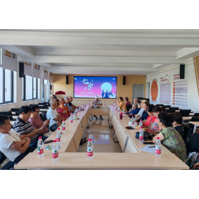 岁月鎏金，爱满七夕——东湖社区乐龄帮帮站举办老年夫妇茶话会