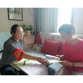 观音阁社区:直面“烤”验与疫情,用“敲门行动”织密独居老人关爱网