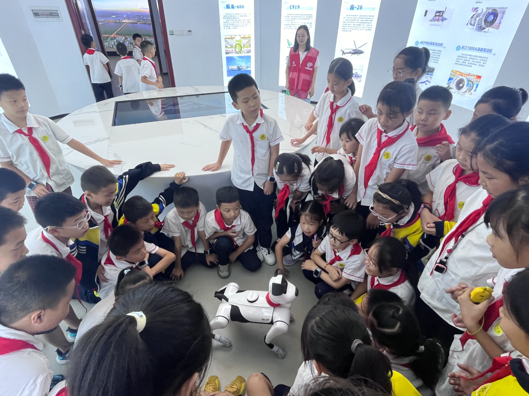 “逐梦长空 探秘航天” 长动社区航空航天科技嘉年华点燃青少年科学梦想
