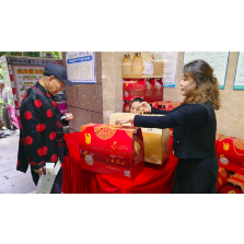 重阳敬老聚邻里，志愿服务暖人心