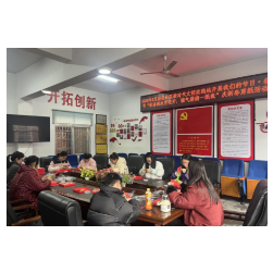 康岳社区:新春到来百花开 福气满满一纸裁