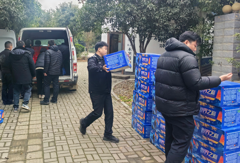 喜迎新春 暖心“五惠”丨木里港管理处：多部门联合开展“打非治违”专项行动严查烟花爆竹违规运输