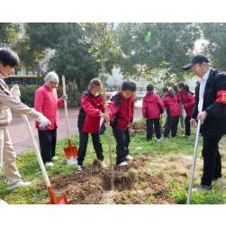 党建引领添新绿 携手共植希望苗