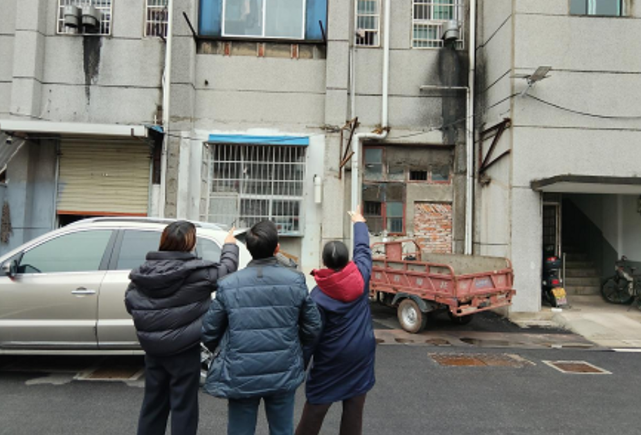 水管渗水添烦恼 “群英”调解解民忧