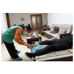 健康敲门暖民心，家医入户护安康——三眼桥社区医院全力开展失能老人健康随访与家庭医生上门服务