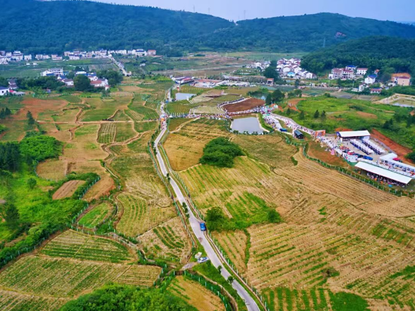 三十而励 实干建功⑱｜从“穷山沟”到“后花园”  ——郭镇乡蝶变记
