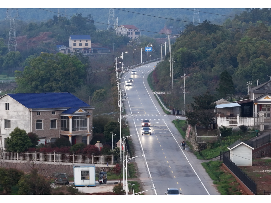 郭镇乡：小路灯照亮大民生 为民办实事暖民心