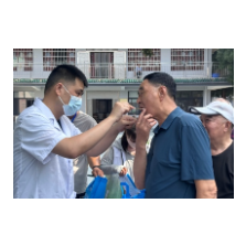 义诊送健康，镶牙解难题