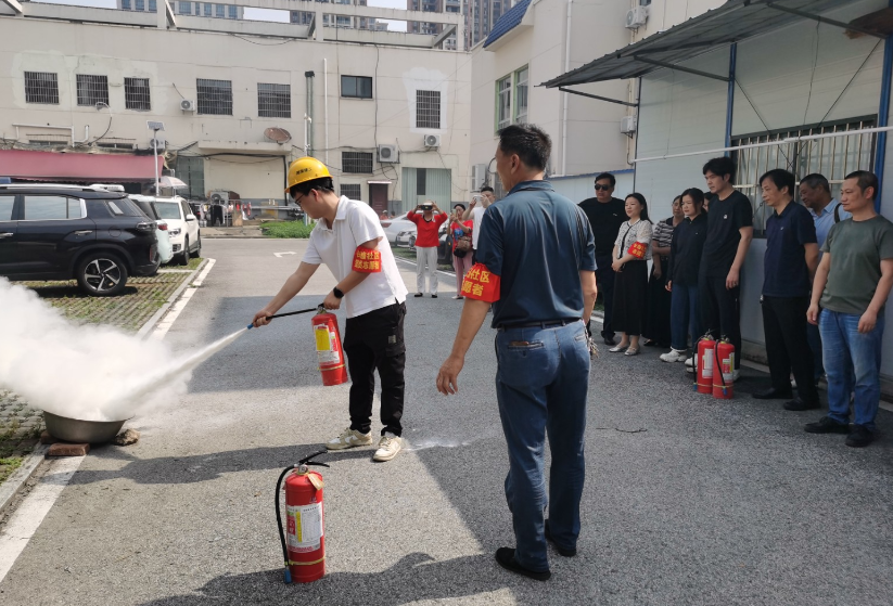 长鑫社区：“防患未然，安全相伴”消防应急演练