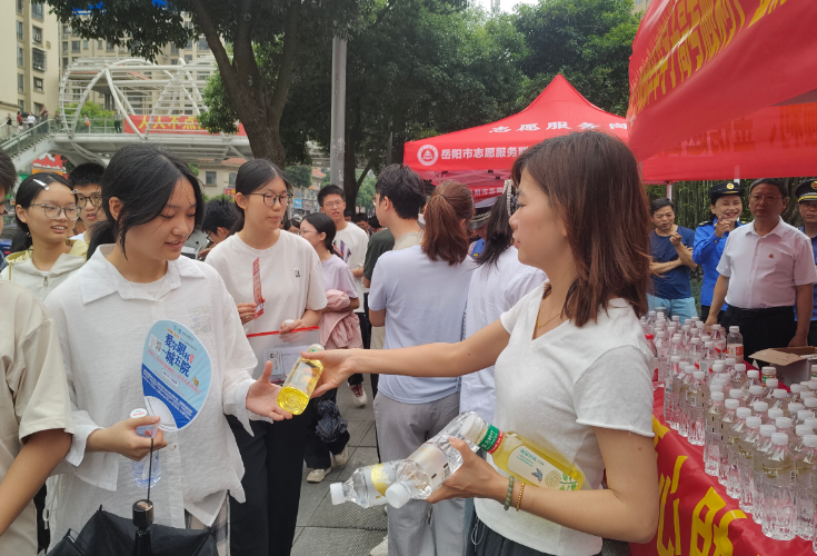 十年护航高考路 党建引领显担当——木里港社区党支部持续开展助考志愿服务
