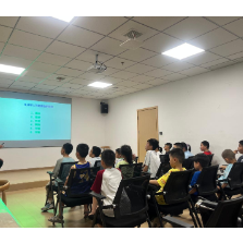 岳荣社区:党建引领利剑护蕾 护航少年平安暑期