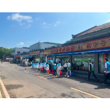 剪刀池社区夏送清凉 益心守护致敬一线劳动者