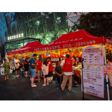 家庭医生进夜市 中医惠民送健康