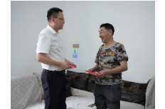 八一慰问致敬意 拥军优属显真情