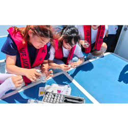 青春护碧水 净滩守洞庭