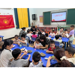 巧手赴月圆 童心庆中秋——桂花园社区开展中秋手工主题活动