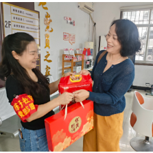情暖中秋送温暖 关爱相伴慰人心——东升社区开展中秋慰问失独家庭活动