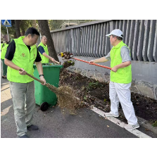 迎中秋庆国庆 清洁家园美环境——铁路社区开展环境卫生大扫除活动