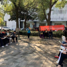 铁路社区：葆初心 不褪色 发挥余热献微光