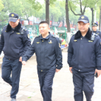 岳阳楼区城管执法局重拳整治马路市场“乱象”